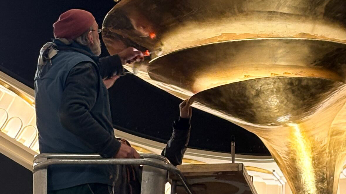 Die Lampen im Caligari werden restauriert